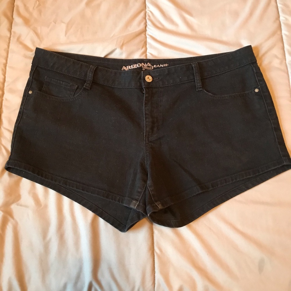 Black Arizona shorts